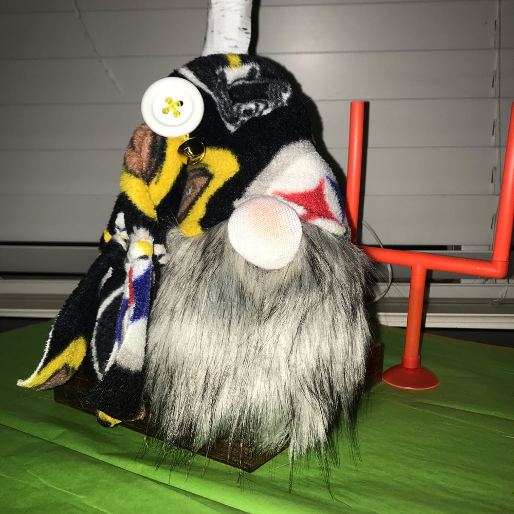 Gnome Steelers theme